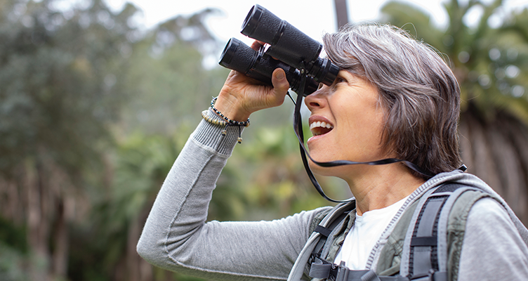woman-using-binoculars-752x400.png