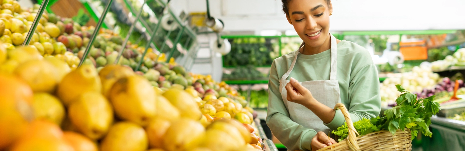 woman-shopping-for-produce-1600x522.webp