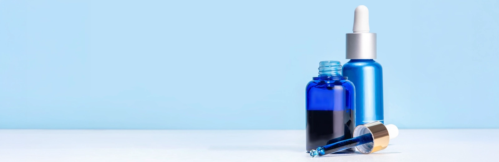 2-bottles-of-methylene-blue-1600x522.webp
